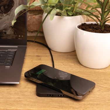 Logotrade werbemittel das Foto: 10W Wireless Charger aus RSC recycl. Kunststoff mit Dual-USB