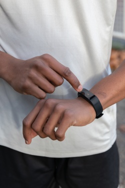 Logotrade Werbeartikel das Foto: Sense Fit Tracker aus RCS recyceltem TPU mit Pulsmesser