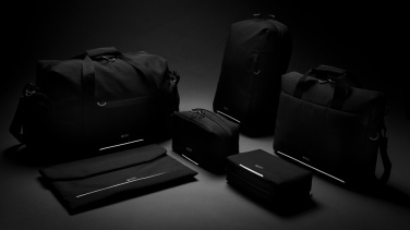 Logotrade Firmengeschenke das Foto: Swiss Peak AWARE™ RFID und USB A-Laptop-Rucksack