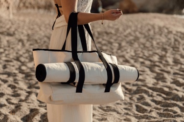 Logotrade werbemittel das Foto: VINGA Volonne AWARE™ Strandtasche aus recyceltem Canvas