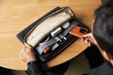 Logotrade Firmengeschenke das Foto: Bellroy Laptop Caddy 16"