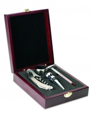 Classic wine set in wooden box