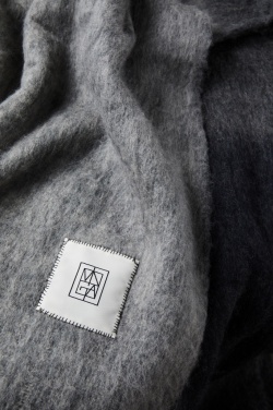 Logotrade kampanjprodukter bild: Vinga Saletto wool blend pläd