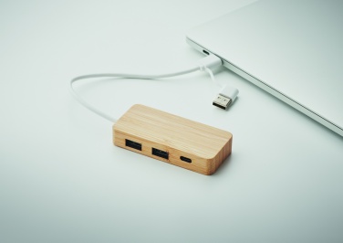 Logotrade profilprodukter bild: USB-hubb med 3 portar i bambu