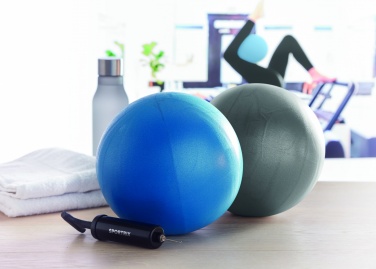 Logotrade profilreklam bild: Liten pilatesboll med pump