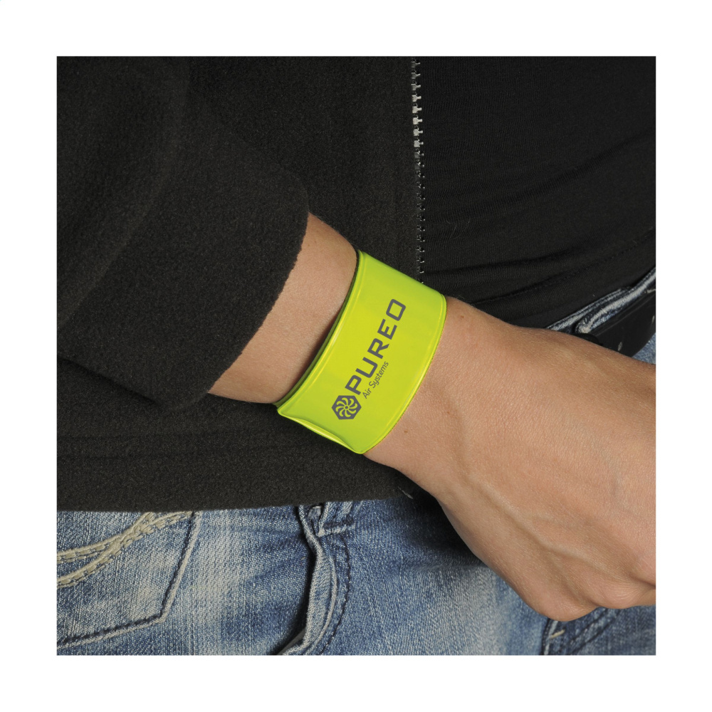 Logotrade presentreklam bild: SnapWrap fluorescerande armband