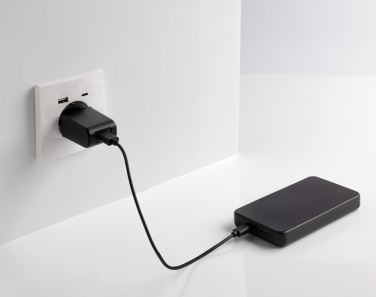 Logotrade presentreklam bild: Boostcore RCS powerbank i återvunnen plast 10.000mAh USB C