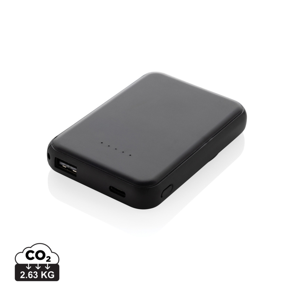 Logotrade profilprodukter bild: Stellar RCS återvunnen plast 5000 mah 5W magnetisk powerbank